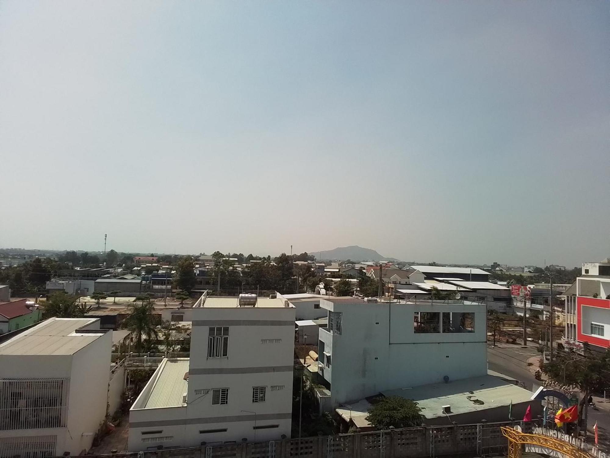 Hostel Dang Loi ホステルダンロイ Chau Doc Exteriér fotografie