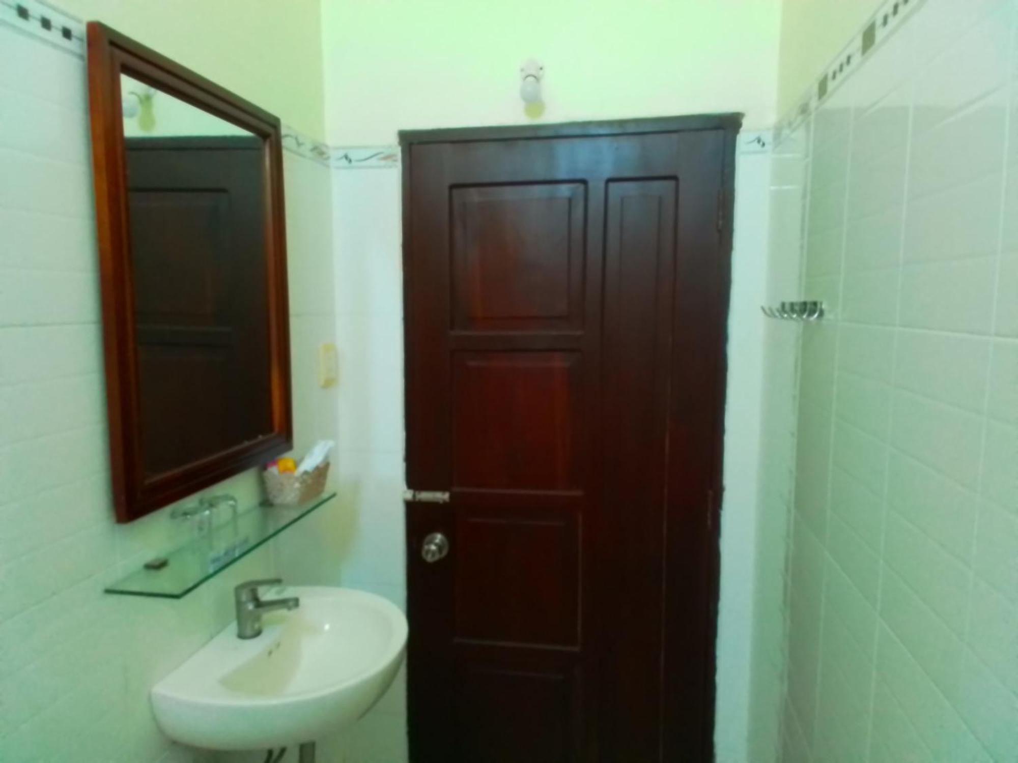 Hostel Dang Loi ホステルダンロイ Chau Doc Exteriér fotografie