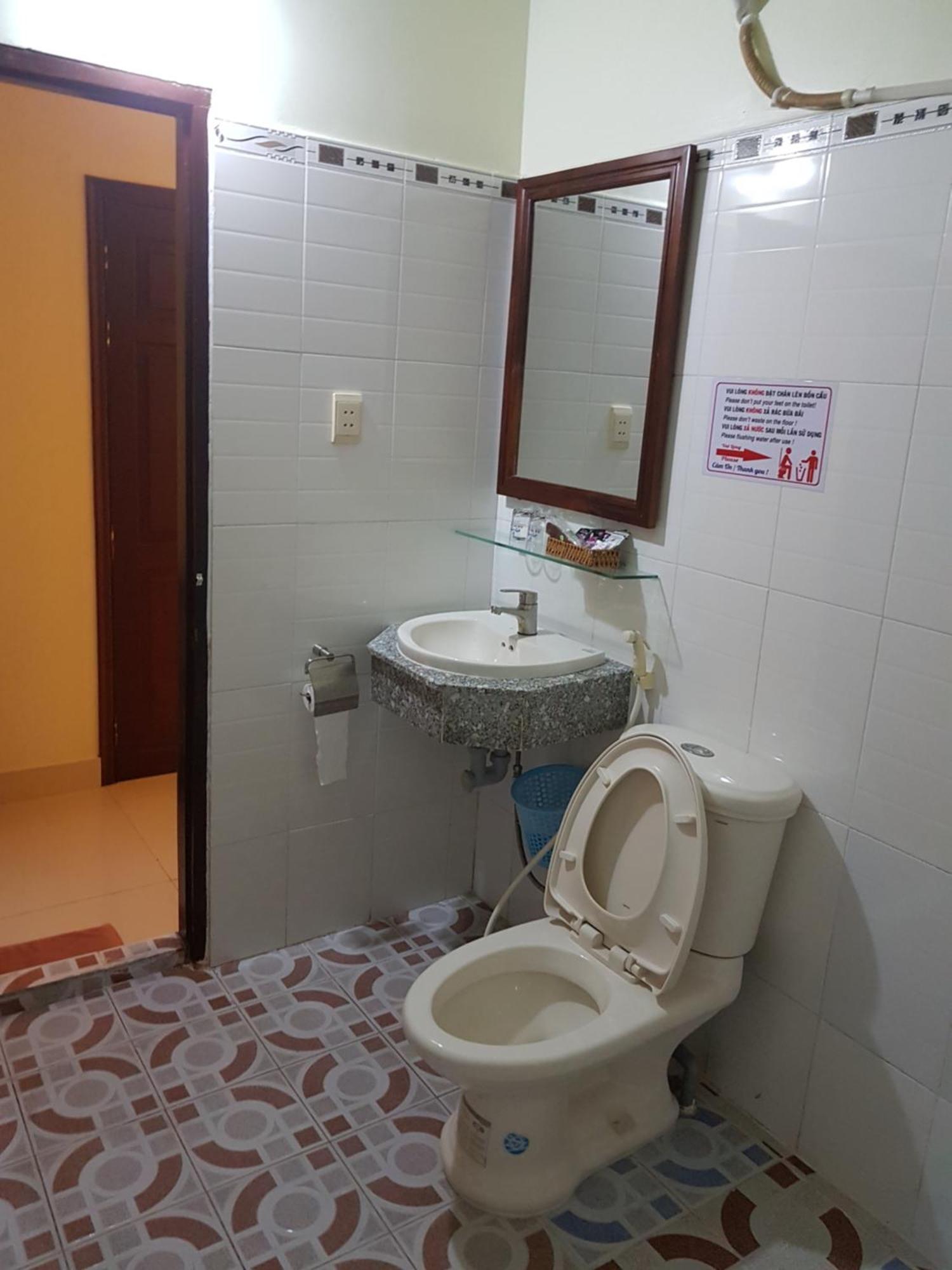 Hostel Dang Loi ホステルダンロイ Chau Doc Exteriér fotografie