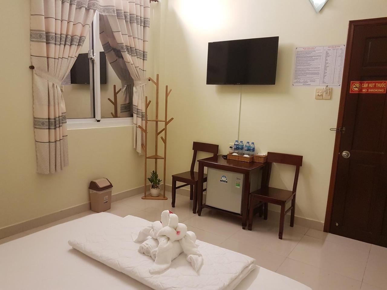 Hostel Dang Loi ホステルダンロイ Chau Doc Exteriér fotografie